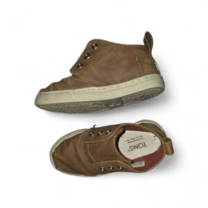TOMS Tan Chukka Sneakers